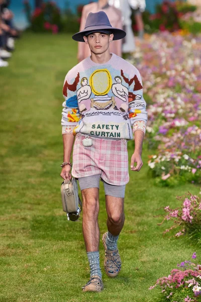 Look 29